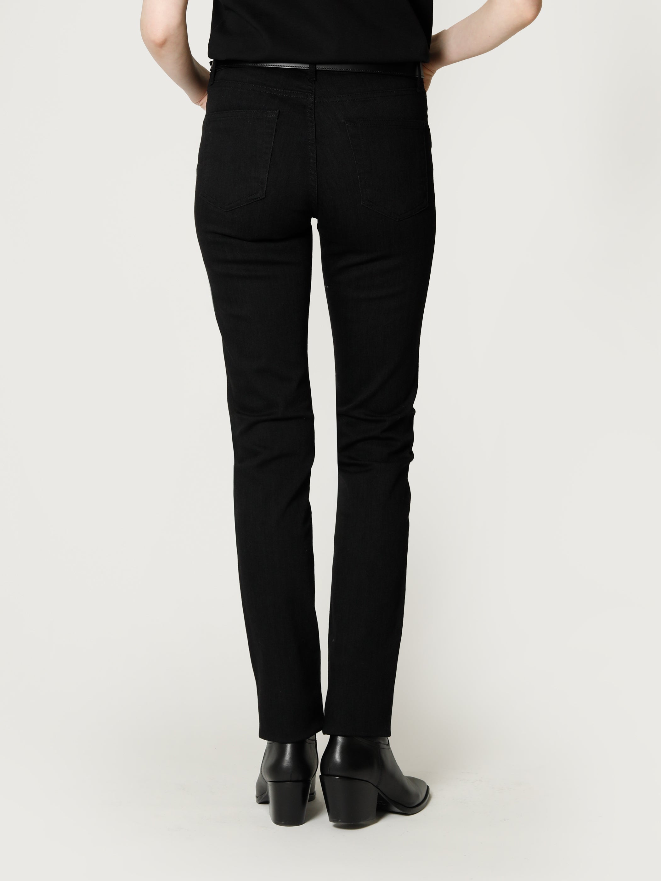 Cara Jeans
